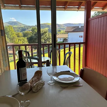 Le Mondarrain Apartment Souraide