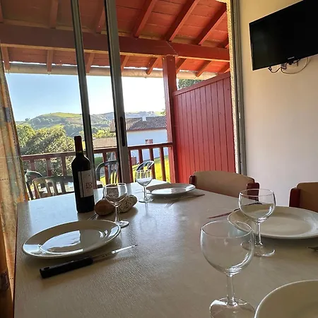 Le Mondarrain Apartment