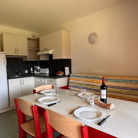 Le Mondarrain Apartment Souraide